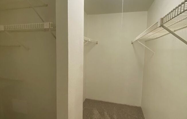 1 bed, 1 bath, 703 sqft, $850, Unit 1905