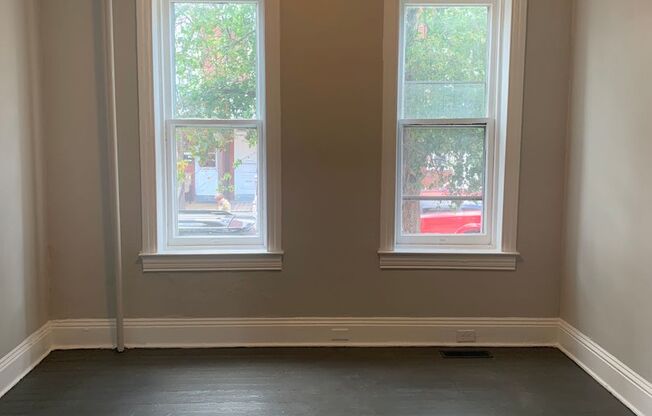 1/2 Off 2nd Month Rent-1st Floor Renovated 1 Bedroom, Storage-York City SD