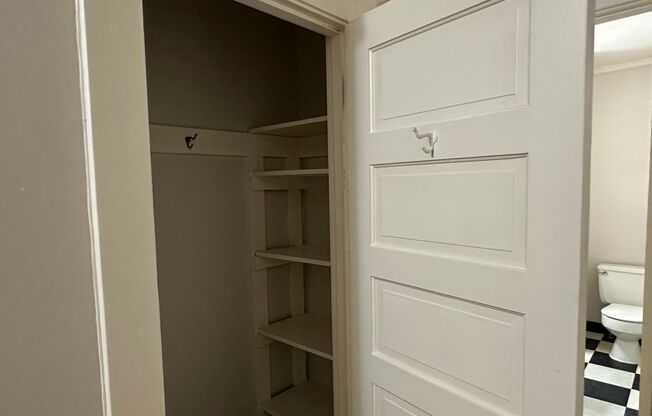 Studio, 1 bath, 280 sqft, $1,095, Unit 102