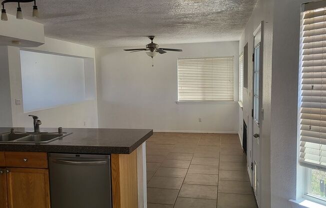 West Side 2/story 3/Bd 2/Ba 2/Cg