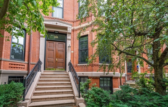 216 COMMONWEALTH AVE