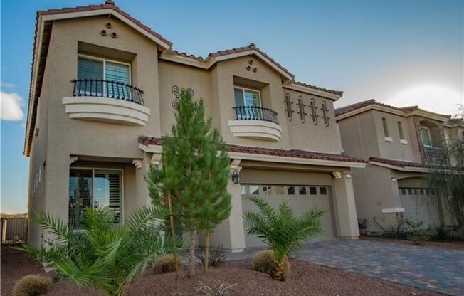 5/BD 2.5/BA Modern Comfort Meets Function in This Henderson Gem!
