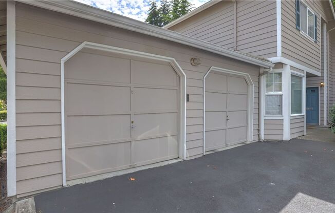 2bd/2.5ba Kenmore Townhome