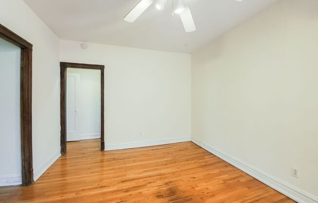 1 bed, 1 bath, 645 sqft, $1,850, Unit 3525.5-3S