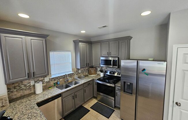 3 beds, 2.5 baths, 1,550 sqft, $1,825, Unit 3061
