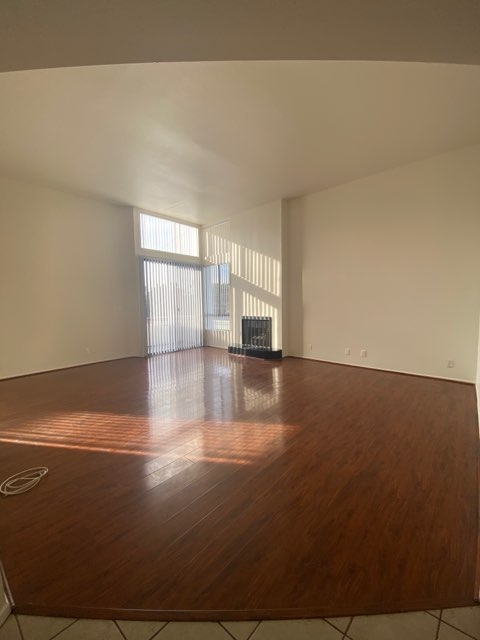 4343 Whitsett Ave, 202