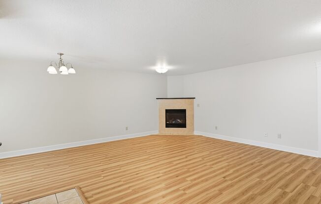 17138-17146 NE Oregon St