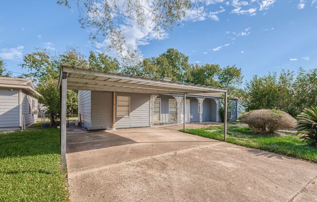 Affordable spacious 4bed/2bath single-family house!