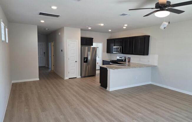 2219 OSCAR ELI PL