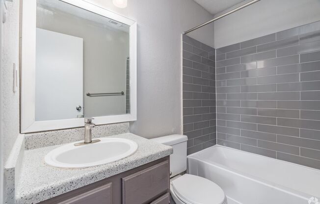 2 beds, 2 baths, 877 sqft, $999, Unit 1410