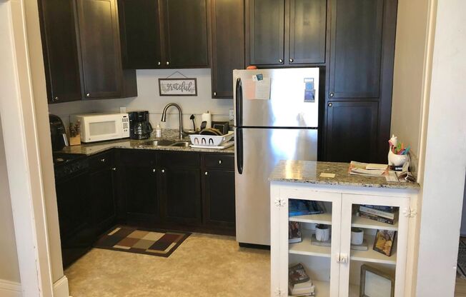1 bed, 1 bath, 700 sqft, $1,195, Unit 205