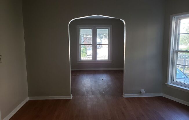 3 beds, 1 bath, $1,299, Unit 1
