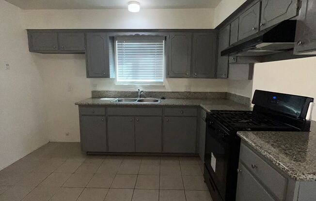 3 beds, 2 baths, 1,200 sqft, $1,650