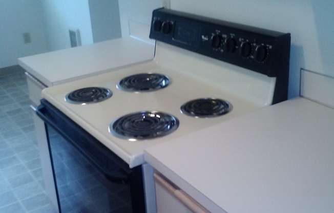 2 beds, 1 bath, 800 sqft, $1,500, Unit 1909-77