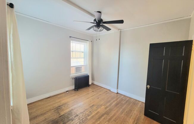 1 bed, 1 bath, $1,095, Unit 203