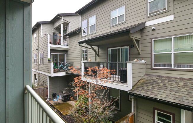 2 beds, 1 bath, $1,600, Unit 7