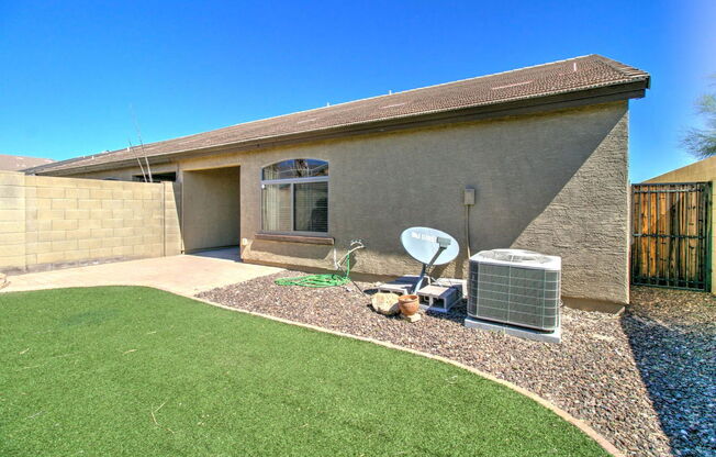 3 beds, 2 baths, 1,248 sqft, $2,400, Unit 1223