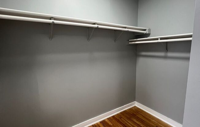 Studio, 1 bath, 350 sqft, $1,100