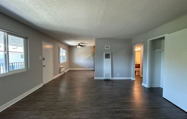 2 beds, 1 bath, 950 sqft, $2,895, Unit 1724-1