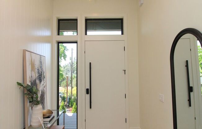 Stunning Brand New Contemporary Bridlemile Home - 4 Bed/4.5 Bath