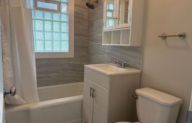 Beautiful 2 Bedroom 1 bath