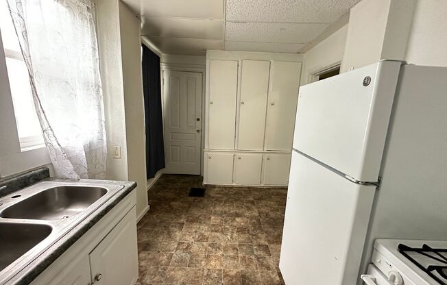 1 bed, 1 bath, $795