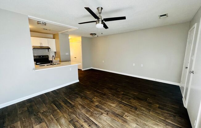 1 bed, 1 bath, 815 sqft, $975, Unit 1024