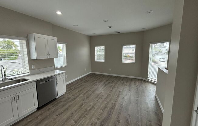 Newly Built in 2025! 4 Bed 2 Bath on Montezuma!!