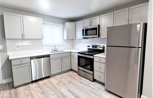 2 beds, 1 bath, 950 sqft, $1,395, Unit 11216 W 60th Terrace - Unit A