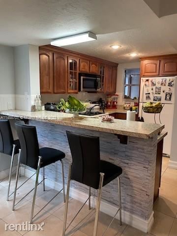 824 W 37th Ter