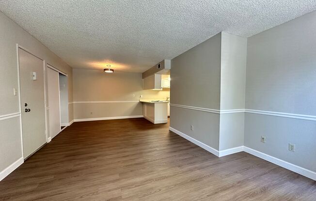 2 beds, 1 bath, 895 sqft, $1,700, Unit 490102