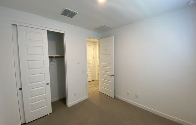 5 beds, 3 baths, $2,745