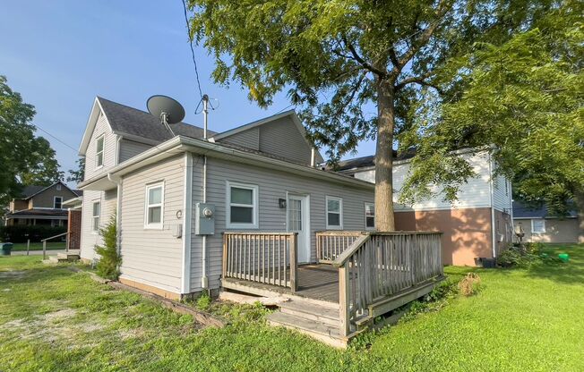 PRELEASING for AUGUST! Close to Campus