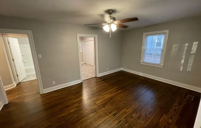 2 beds, 1 bath, $1,150