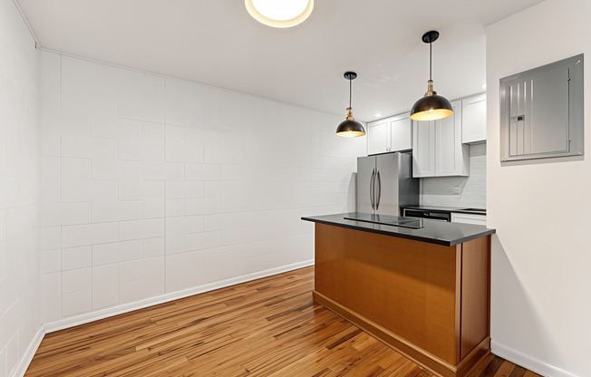 Walnut Apartments