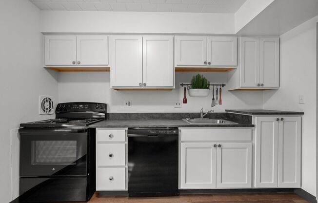 2 beds, 1 bath, 726 sqft, $1,315, Unit Unit B10