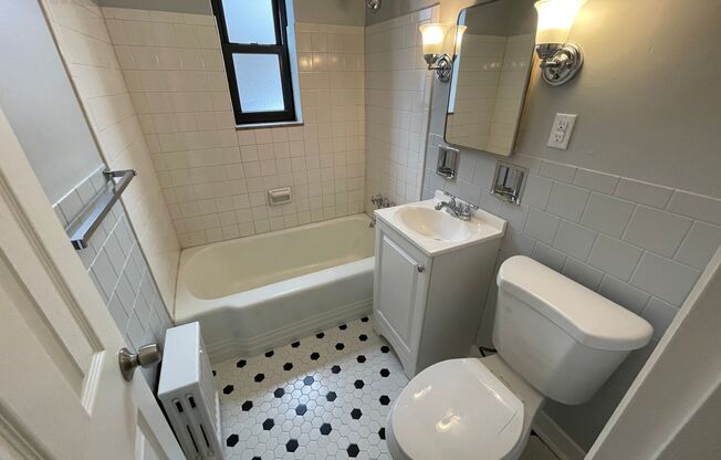 1 bed, 1 bath, 600 sqft, $1,399, Unit 5631 Rippey St. #A1