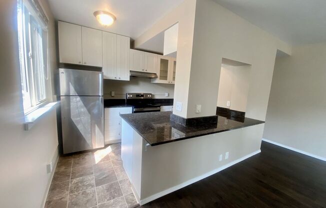 2 beds, 1 bath, 785 sqft, $2,300, Unit 201