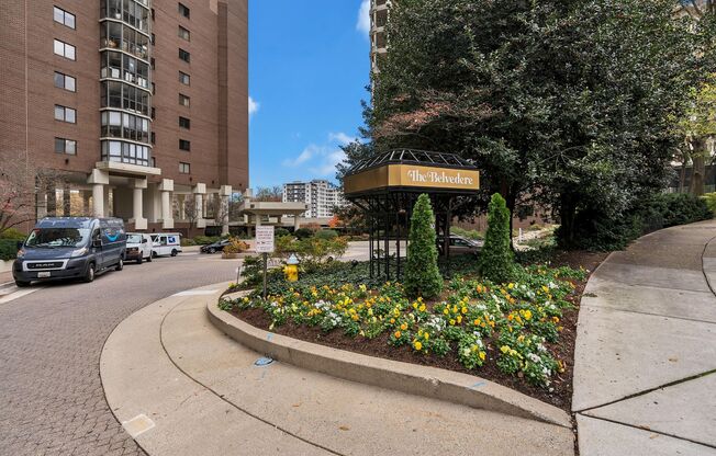 Luxurious 1 Bed 1 Bath Condo In Vibrant Belvedere