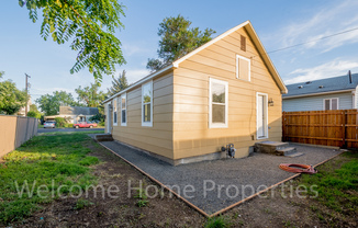 Small 2 Bedroom Home in Convenient Location