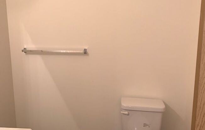 Studio, 1 bath, 484 sqft, $1,300, Unit 63-303