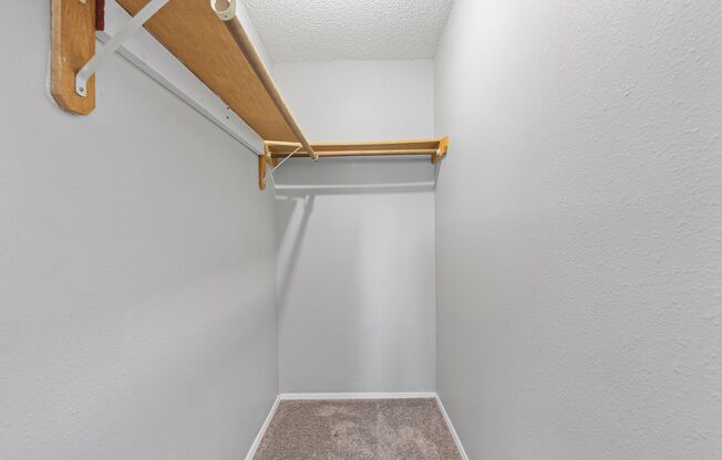 2 beds, 1.5 baths, 960 sqft, $1,395, Unit 12