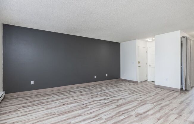 2 beds, 1 bath, 900 sqft, $1,375, Unit D101