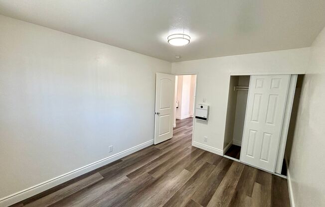 1530/40 Kentwood Apartments