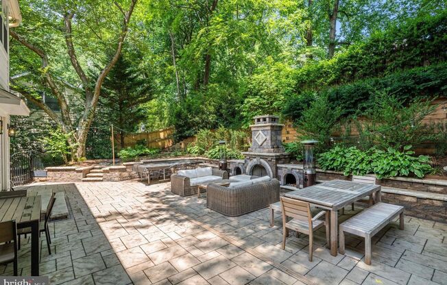 5 Bed 4.5 Bath - Bethesda len Echo Heights Colonial - 2 Car Garage