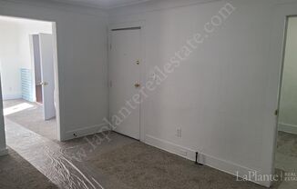 1 bed, 1 bath, 800 sqft, $600, Unit Upper