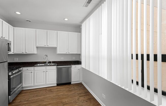 2 beds, 2 baths, 900 sqft, $2,550, Unit 411