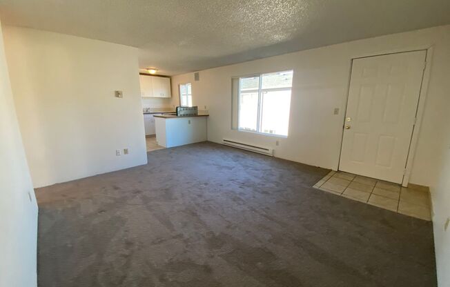 2 beds, 1 bath, 669 sqft, $1,200, Unit 38