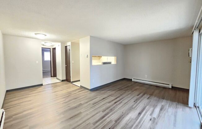 1 bed, 1 bath, 571 sqft, $995, Unit 44