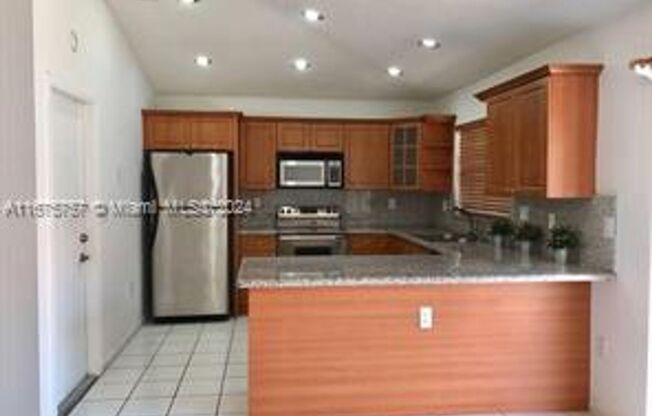 3 beds, 2 baths, $4,000, Unit # 5758